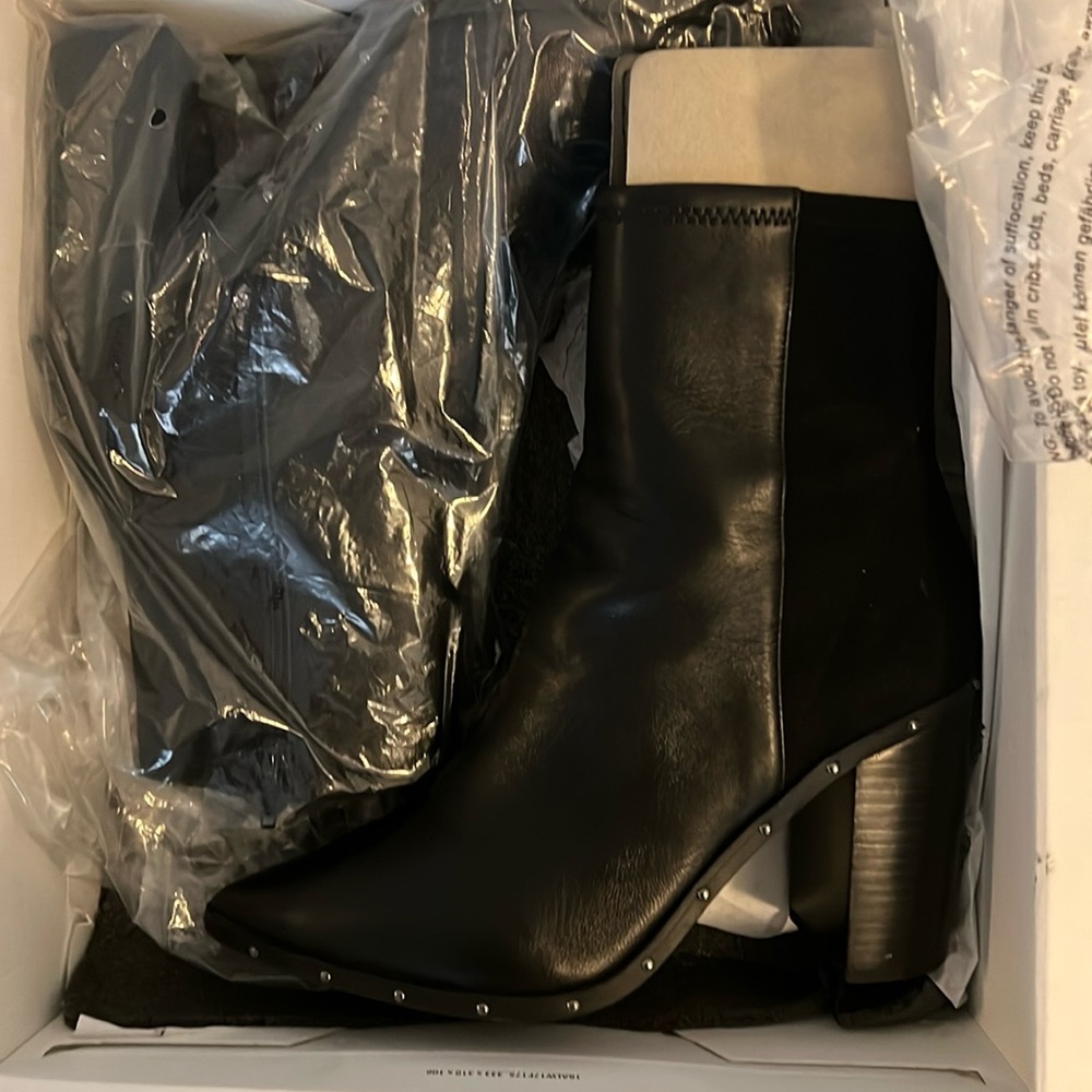 ALDO Ankle Boots size 9!  Like new condition!! - Picture 8 of 8